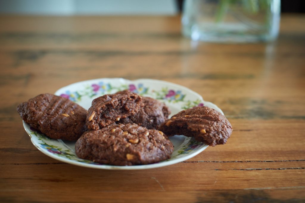 peanut butter cacao cookies